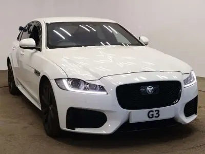 Gebraucht Jaguar XF R-Sport 180 PS (132 kW) 2016 Weiß Limousine