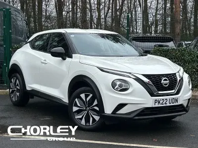 Używany Nissan Juke Acenta 114 KM (83 kW) 2022 Biały SUV