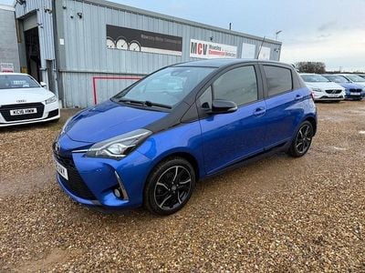 Used Toyota Yaris 111 HP (81 kW) 2018 Blue Hatchback