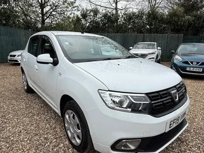 Gebraucht Dacia Sandero Comfort 75 PS (55 kW) 2019 Weiß Kleinwagen