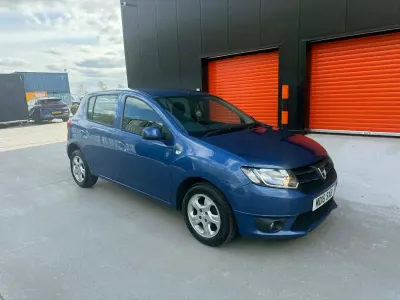 Usado Dacia Sandero Lauréate 2015 Azul Utilitario