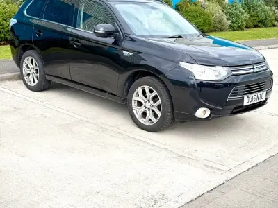 Used Mitsubishi Outlander P-HEV 2015 Black Estate