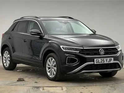 Usado VW T-Roc Match 150 HP (110 kW) 2025 Preto SUV