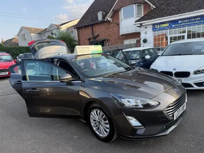 Used Ford Focus Titanium 125 HP (91 kW) 2021 Grey Hatchback