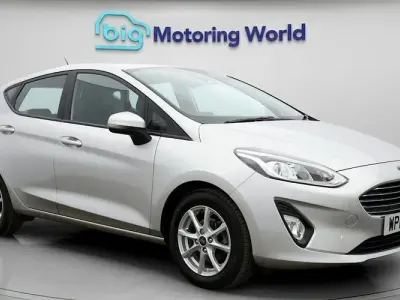 Used Ford Fiesta Zetec 101 HP (74 kW) 2019 Silver Hatchback