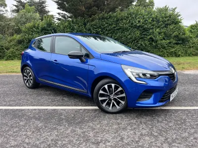 Used Renault Clio V Evolution 90 HP (66 kW) 2023 Blue Hatchback