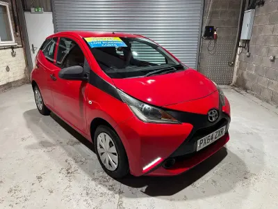 Used Toyota Aygo 68 HP (50 kW) 2014 Red Hatchback