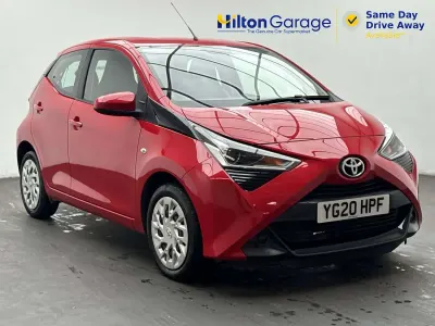 Used Toyota Aygo X-play 70 HP (51 kW) 2020 Red Hatchback