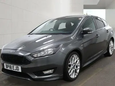 Used Ford Focus ST-Line 140 HP (102 kW) 2018 Grey Hatchback