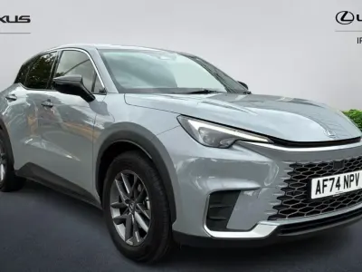 Używany Lexus LBX 136 KM (100 kW) 2024 Szary SUV