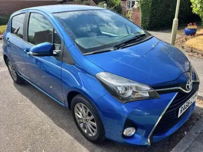 Used Toyota Yaris 2017 Blue Hatchback