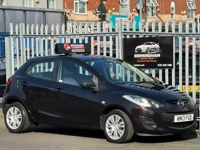Used Mazda 2 2013 Maroon Hatchback
