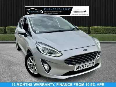 Używany Ford Fiesta Zetec 85 KM (62 kW) 2017 Srebrny Hatchback