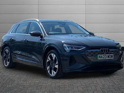 Usado Audi Q8 e-tron Sport 250 kW (340 CV) 2023 Gris SUV
