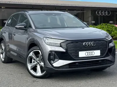 Novo Audi Q4 e-tron Black Edition 11 kW (15 HP) 2026 Cinzento SUV