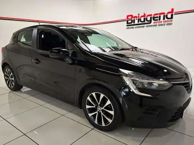 Used Renault Clio Iconic 90 HP (66 kW) 2021 Black Hatchback