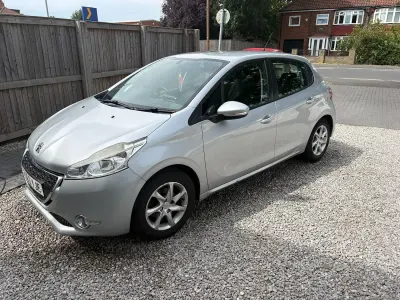 Used Peugeot 208 Active 82 HP (60 kW) 2013 Silver Hatchback