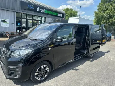 Usado Vauxhall Vivaro Elite 120 CV (88 kW) 2020 Negro Monovolumen