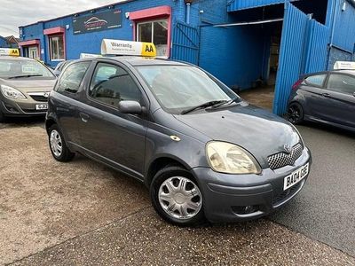 Silver Used 2004 Toyota Yaris Hatchback | £895 (Fair price)