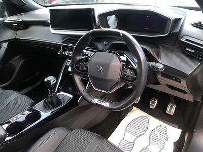 Used Peugeot 2008 GT 130 HP (95 kW) 2022 Grey SUV