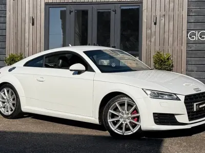 Begagnad Audi TT Sport 230 HK (169 kW) 2015 Vit Sportkupé
