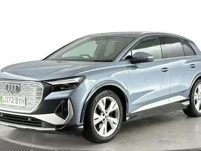 Begagnad Audi Q4 e-tron S-Line 125 kW (170 HK) 2022 Blå SUV