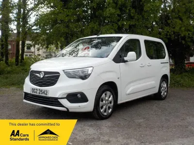 Used Vauxhall Combo S 130 HP (95 kW) 2019 White MPV