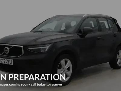 Begagnad Volvo XC40 Core 163 HK (119 kW) 2022 Svart SUV