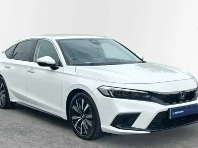 Używany Honda Civic Elegance 143 KM (105 kW) 2025 Biały Hatchback