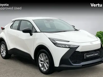 Used Toyota C-HR 140 HP (102 kW) 2025 White SUV