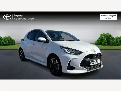 Used Toyota Yaris Hybrid Design 2025 White Hatchback