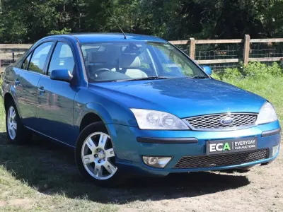 Begagnad Ford Mondeo Ghia 145 HK (106 kW) 2006 Blå Halvkombi