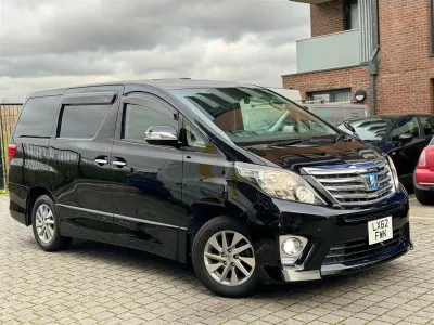 Usado Toyota Alphard 2012 Negro Monovolumen