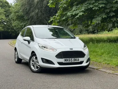 Used Ford Fiesta Zetec 100 HP (73 kW) 2015 White Hatchback