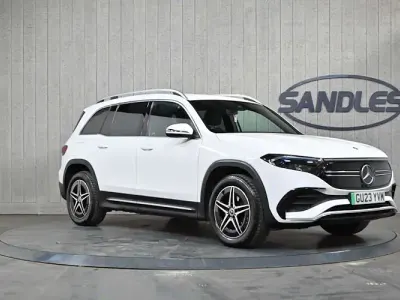 Käytetty Mercedes EQB300 AMG line 167 kW (228 HP) 2023 Valkoinen Katumaasturi