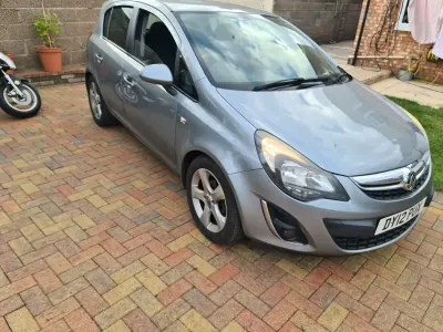 Second-hand Vauxhall Corsa 2012 Argintiu Hatchback