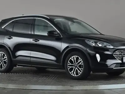 Usado Ford Kuga Titanium 150 HP (110 kW) 2023 SUV