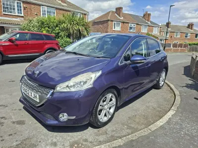 Used Peugeot 208 Allure 68 HP (50 kW) 2012 Blue Hatchback