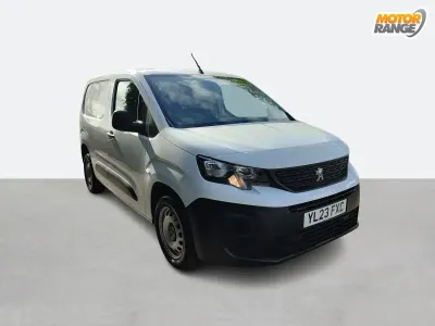 Usado Peugeot Partner Premium 136 HP (100 kW) 2023 Branco Monovolume