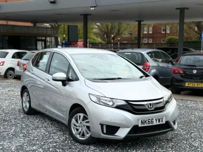 Używany Honda Jazz SE 102 KM (75 kW) 2016 Srebrny Hatchback