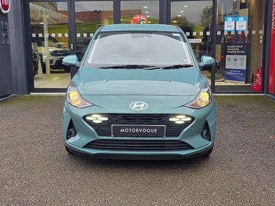 New Hyundai i10 Premium 63 HP (46 kW) 2025 Mangrove green Hatchback