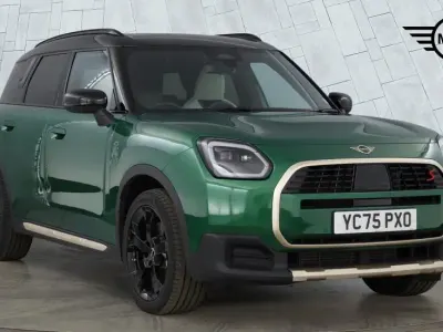 Used Mini Countryman 215 HP (158 kW) 2025 Green SUV