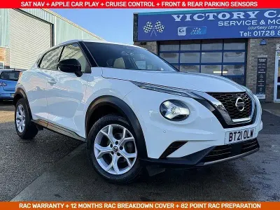 Begagnad Nissan Juke N-Connecta 2021 Vit SUV