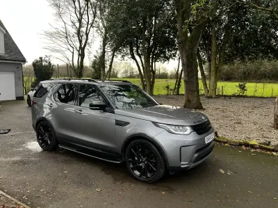 Usado Land Rover Discovery 5 HSE 306 HP (225 kW) 2019 Cinzento SUV