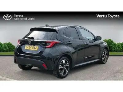 Used Toyota Yaris Hybrid Design 113 HP (83 kW) 2024 Black Hatchback