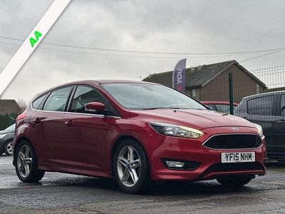 Used Ford Focus Zetec 120 HP (88 kW) 2015 Red Hatchback