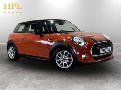 Used Mini Cooper Classic 136 HP (100 kW) 2019 Orange Hatchback