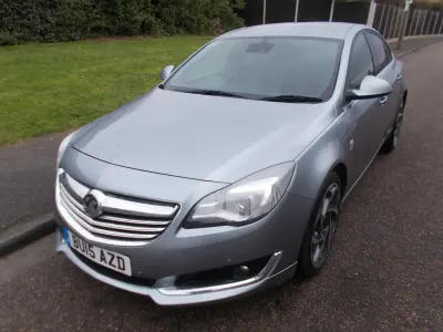 Używany Vauxhall Insignia SRi 140 KM (102 kW) 2015 Srebrny Hatchback