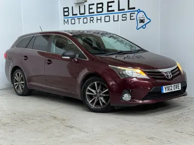 Used Toyota Avensis 126 HP (92 kW) 2012 Red Estate