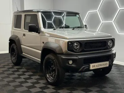 Usado Suzuki Jimny 101 HP (74 kW) 2024 Prateado SUV